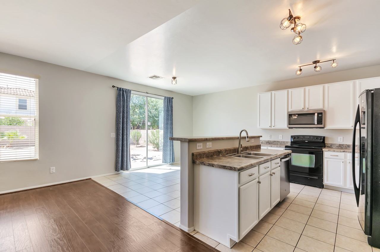 4816 E Starpoint St - Photo 5 of 25