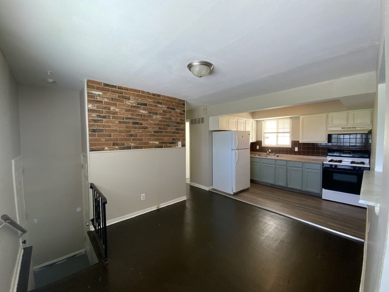 6102 Saint Paul Pl - Photo 3 of 8
