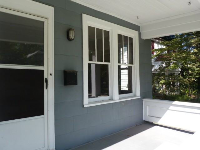 833 College Ave - Photo 3 of 22