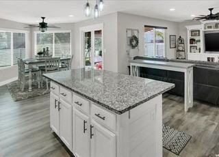 2127 Wn - Photo 4 of 22