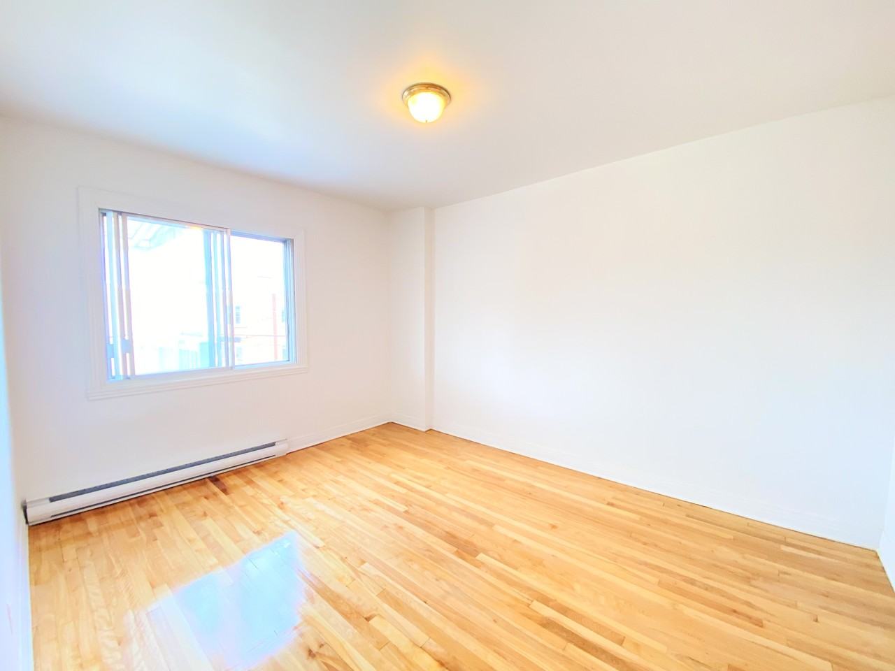 9025 9e Avenue - Photo 3 of 14