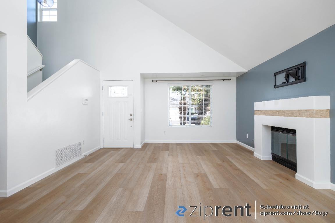 11234 Pinestone Ct - Photo 2 of 23
