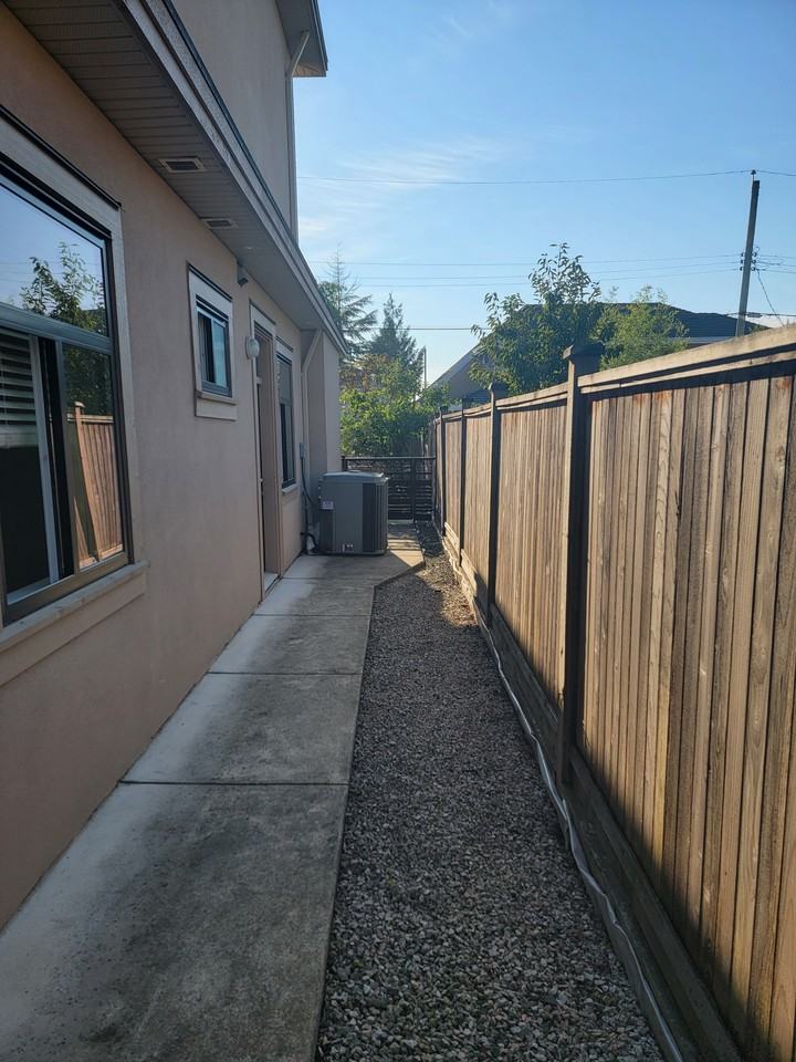 9831 Seavale Road - Photo 3 of 17