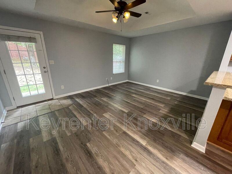 213 Timbercreek Way - Photo 3 of 9