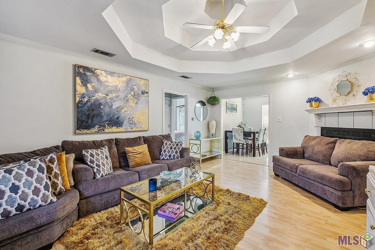 15017 Ridgewood Avenue - Photo 2 of 9