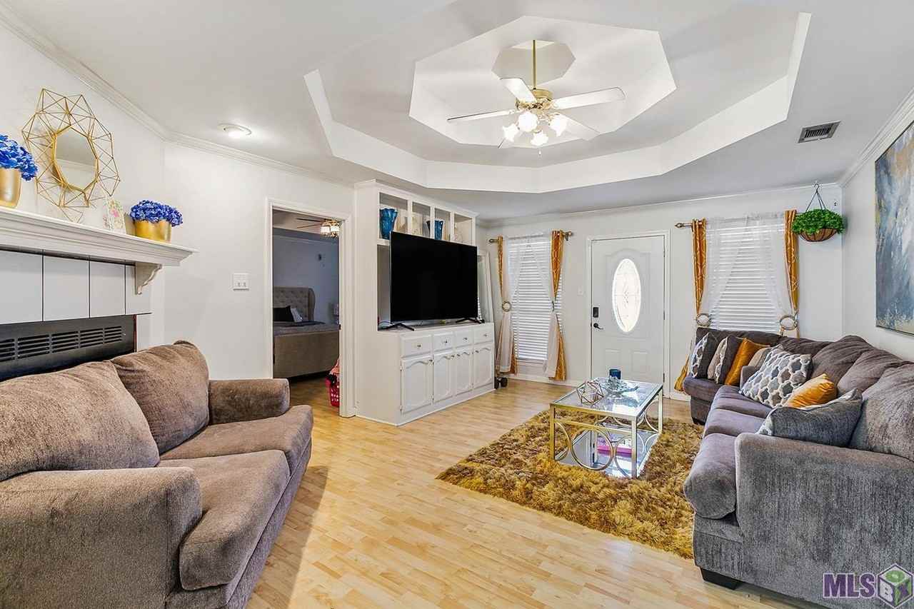 15017 Ridgewood Avenue - Photo 3 of 9