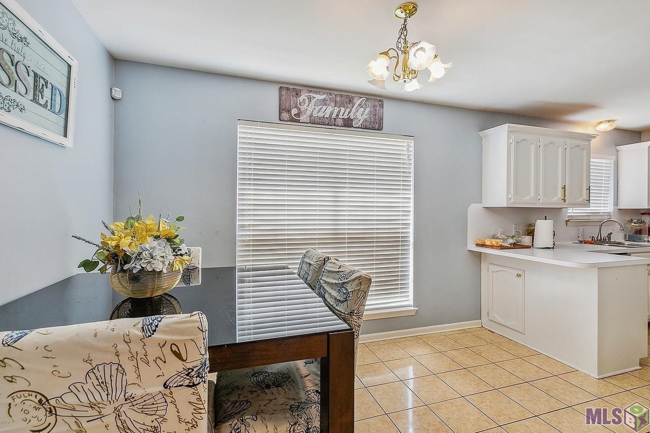 15017 Ridgewood Avenue - Photo 4 of 9