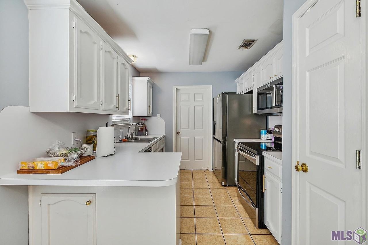 15017 Ridgewood Avenue - Photo 5 of 9