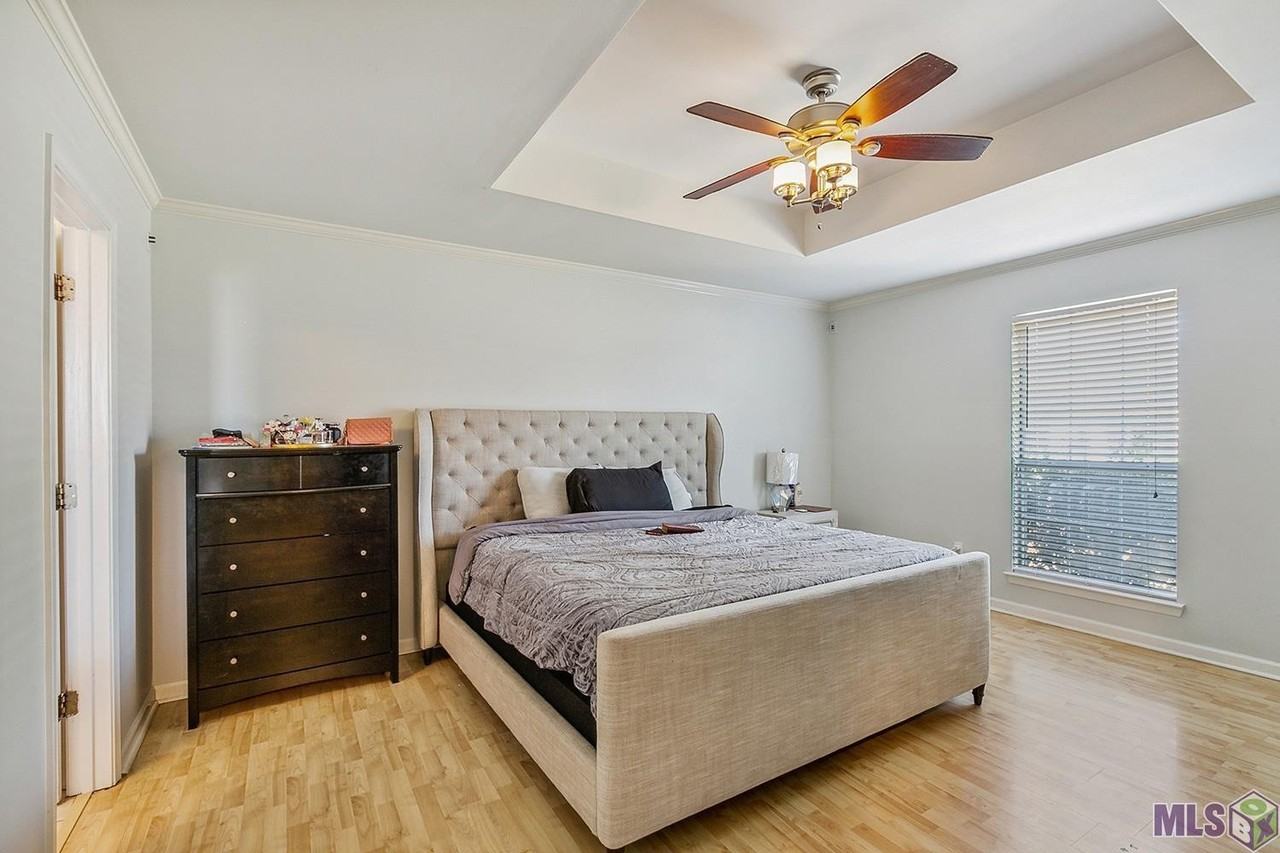 15017 Ridgewood Avenue - Photo 6 of 9