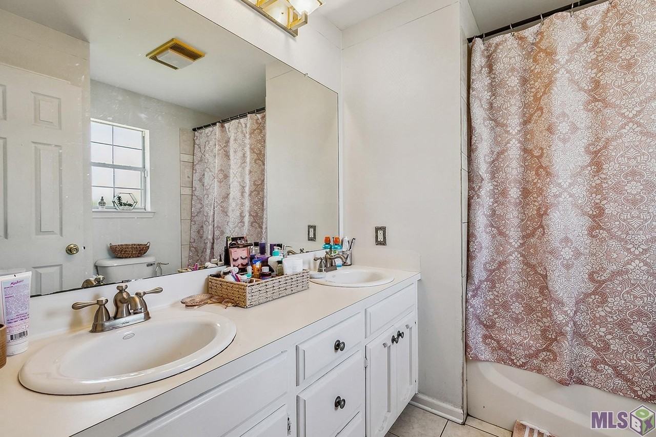 15017 Ridgewood Avenue - Photo 7 of 9