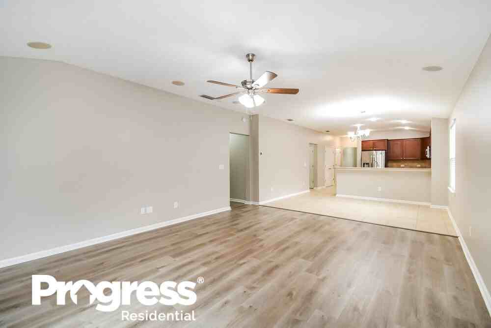 5543 Village Pond Cir - Photo 3 of 16