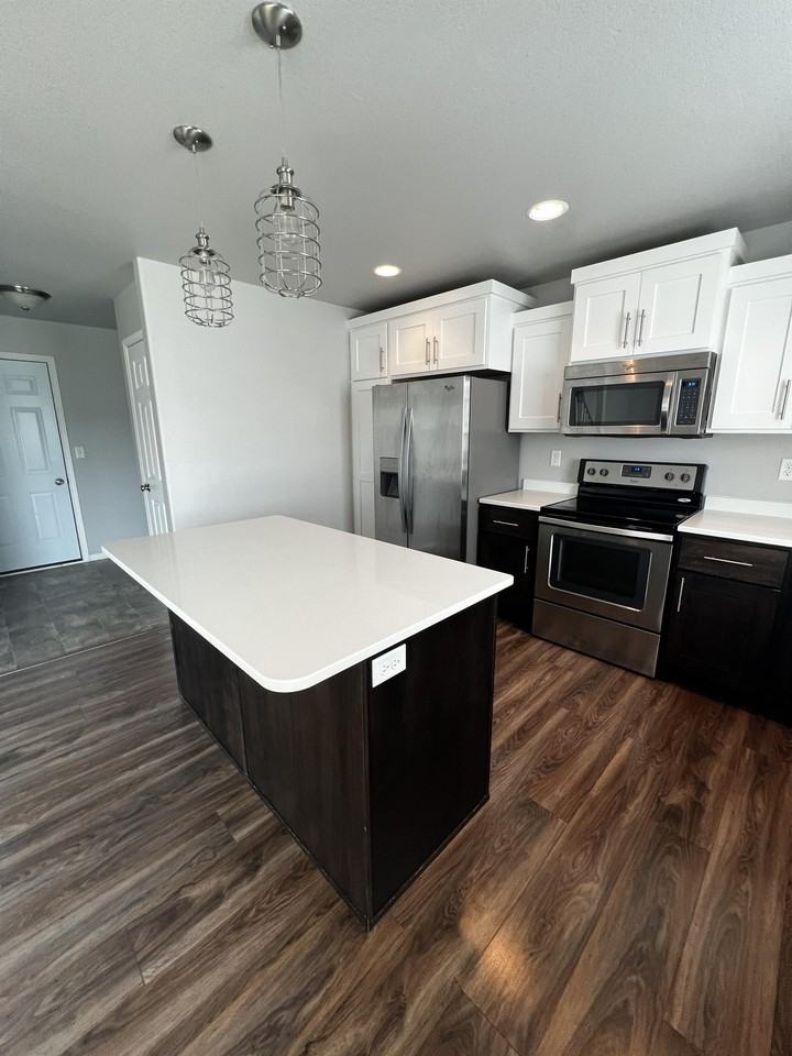 837 Albert Dr W #1 - Photo 7 of 27