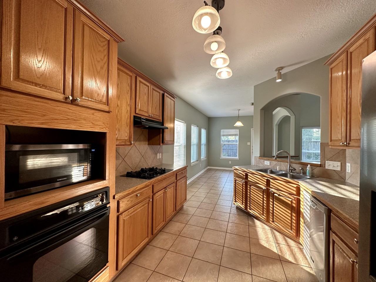 9222 Memorial Grove Dr #1 - Photo 7 of 13