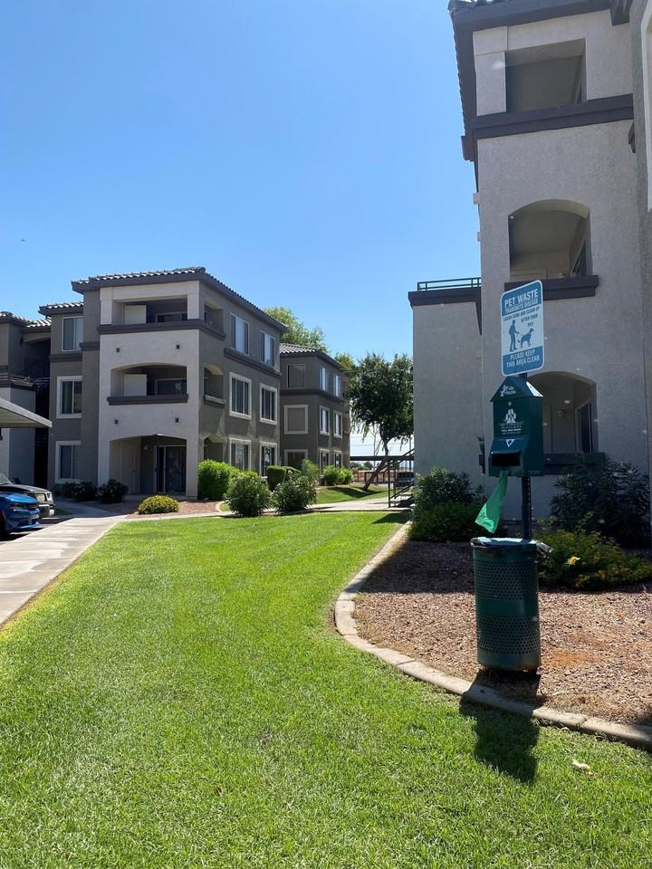 13015 W Rancho Santa Fe Blvd - Photo 5 of 20