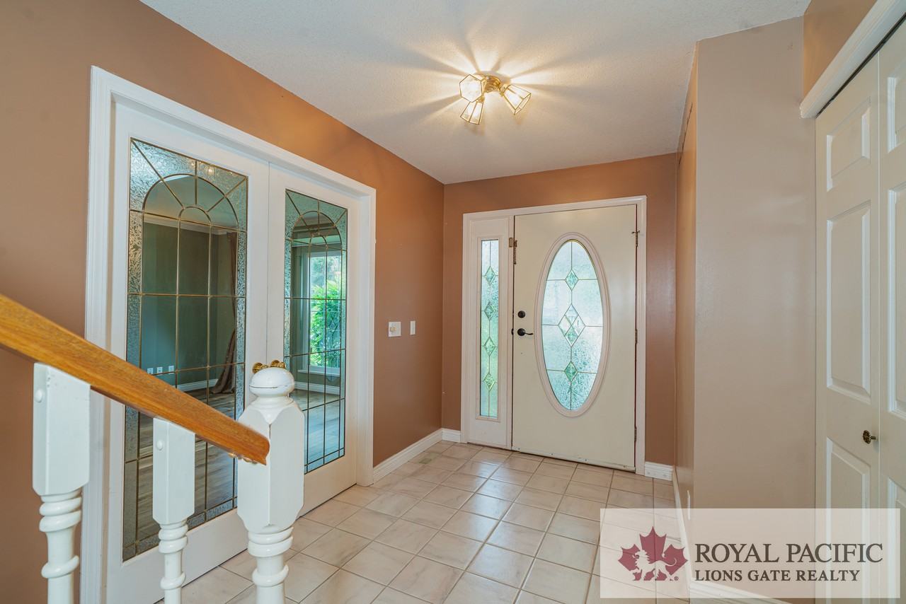 16658 83 Avenue - Photo 2 of 20