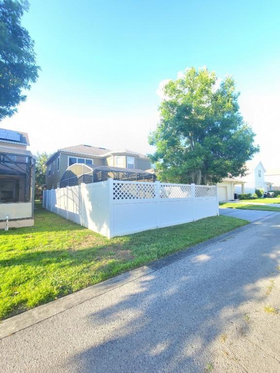 12748 Bideford Ave - Photo 3 of 24