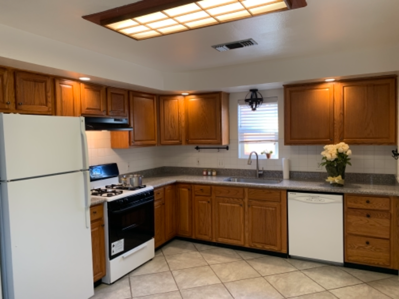 204 Edwards St - Photo 2 of 10