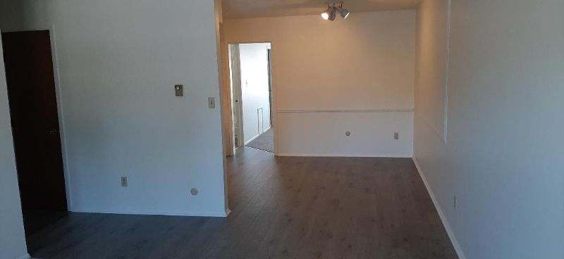 112 Elm St - Photo 3 of 8