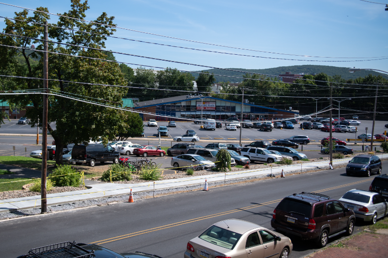 638 N 6th St - Photo 3 of 25