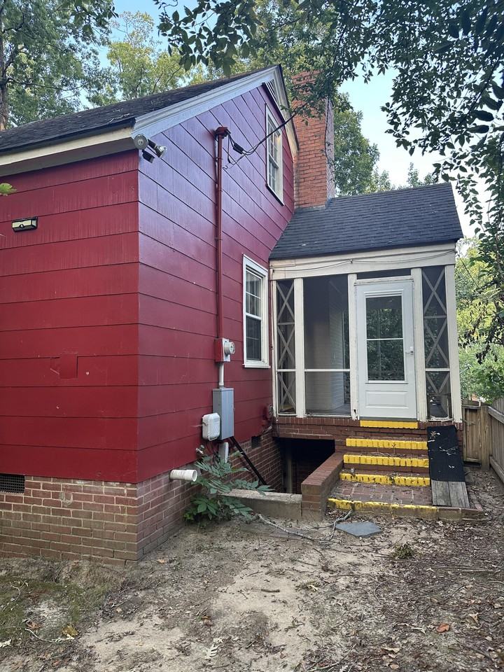 1517 N Roxboro St #1 - Photo 5 of 19