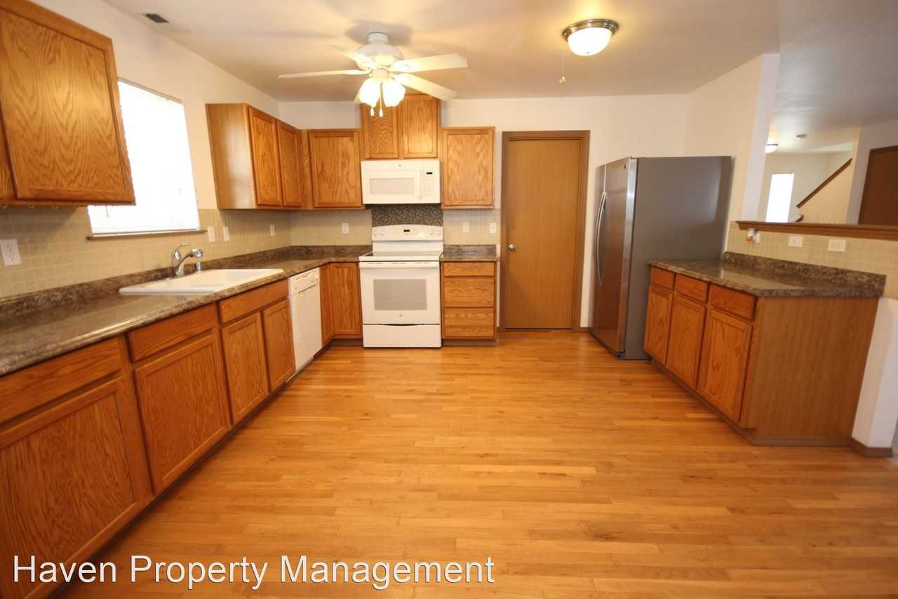 1507 203rd Street Ct E - Photo 2 of 10