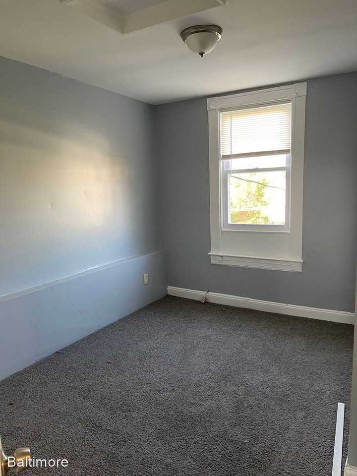 24 N Abington Ave - Photo 2 of 10