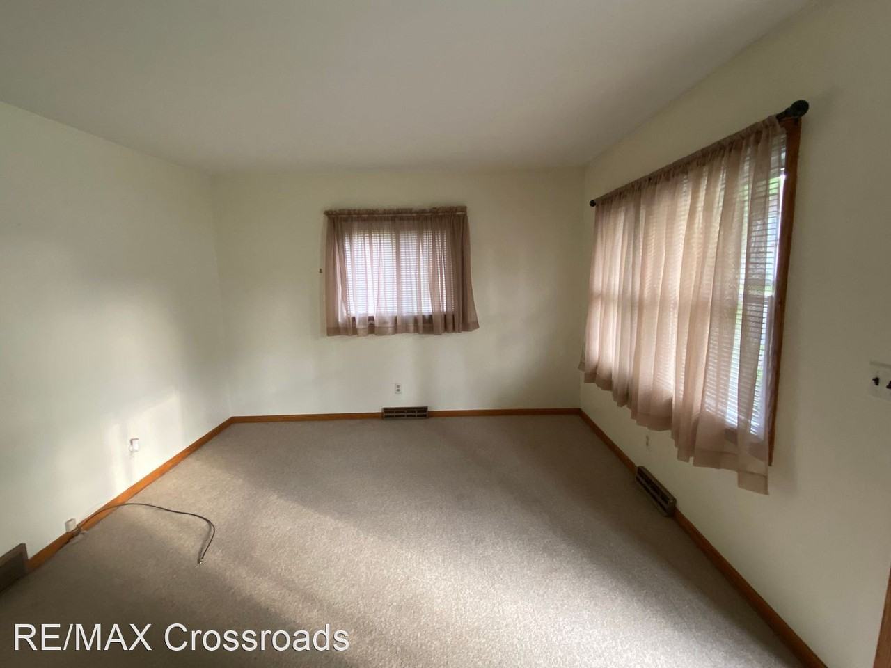 113 -115 Glenview Ave - Photo 3 of 9