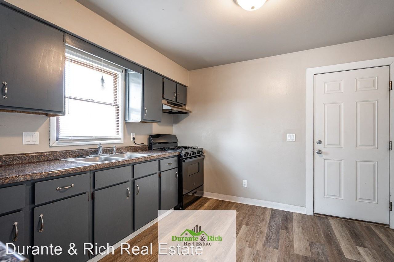 10446 W Jonen St - Photo 3 of 16