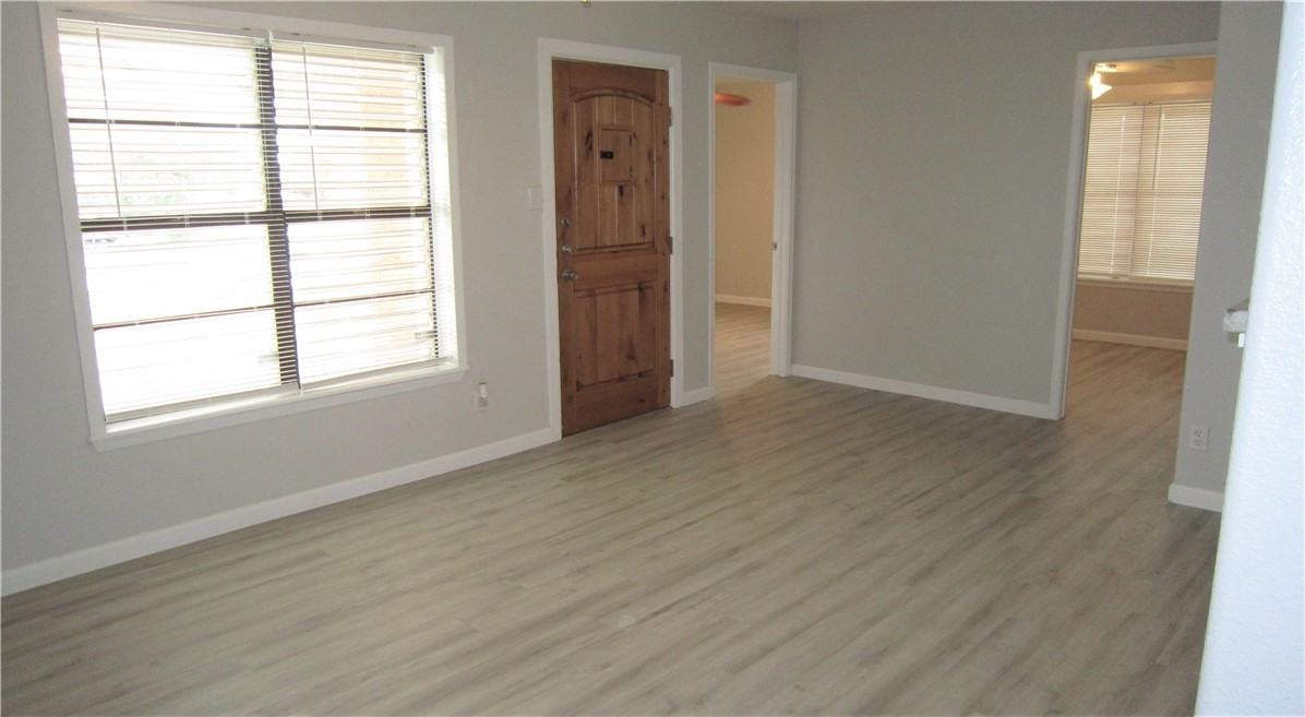 252 S 9th St - Photo 3 of 20