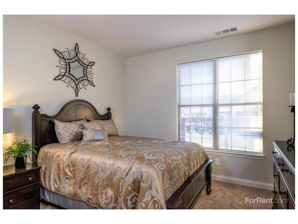 Chandler Park Apartments - Photo 3 of 8