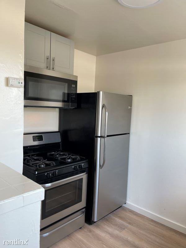 1768 27th Ave #B - Photo 2 of 4