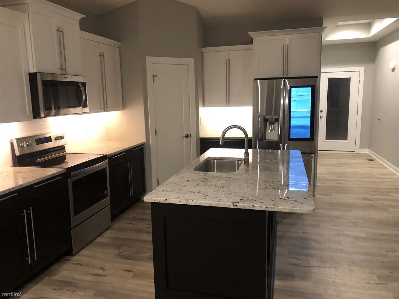 1104 Ne 21st St - Photo 2 of 10