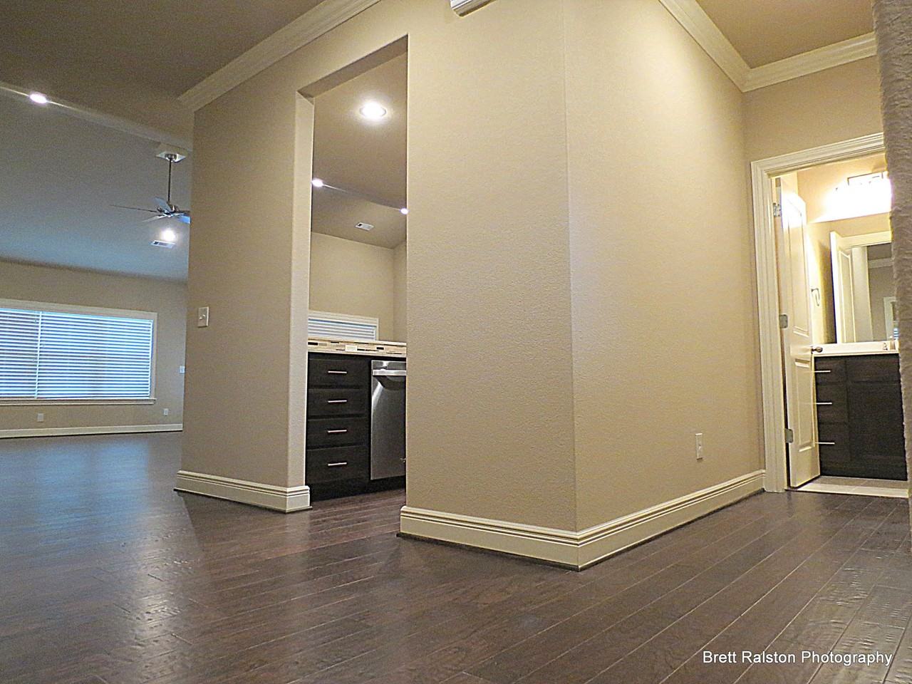 6615 W Valley View Rd - Photo 2 of 53