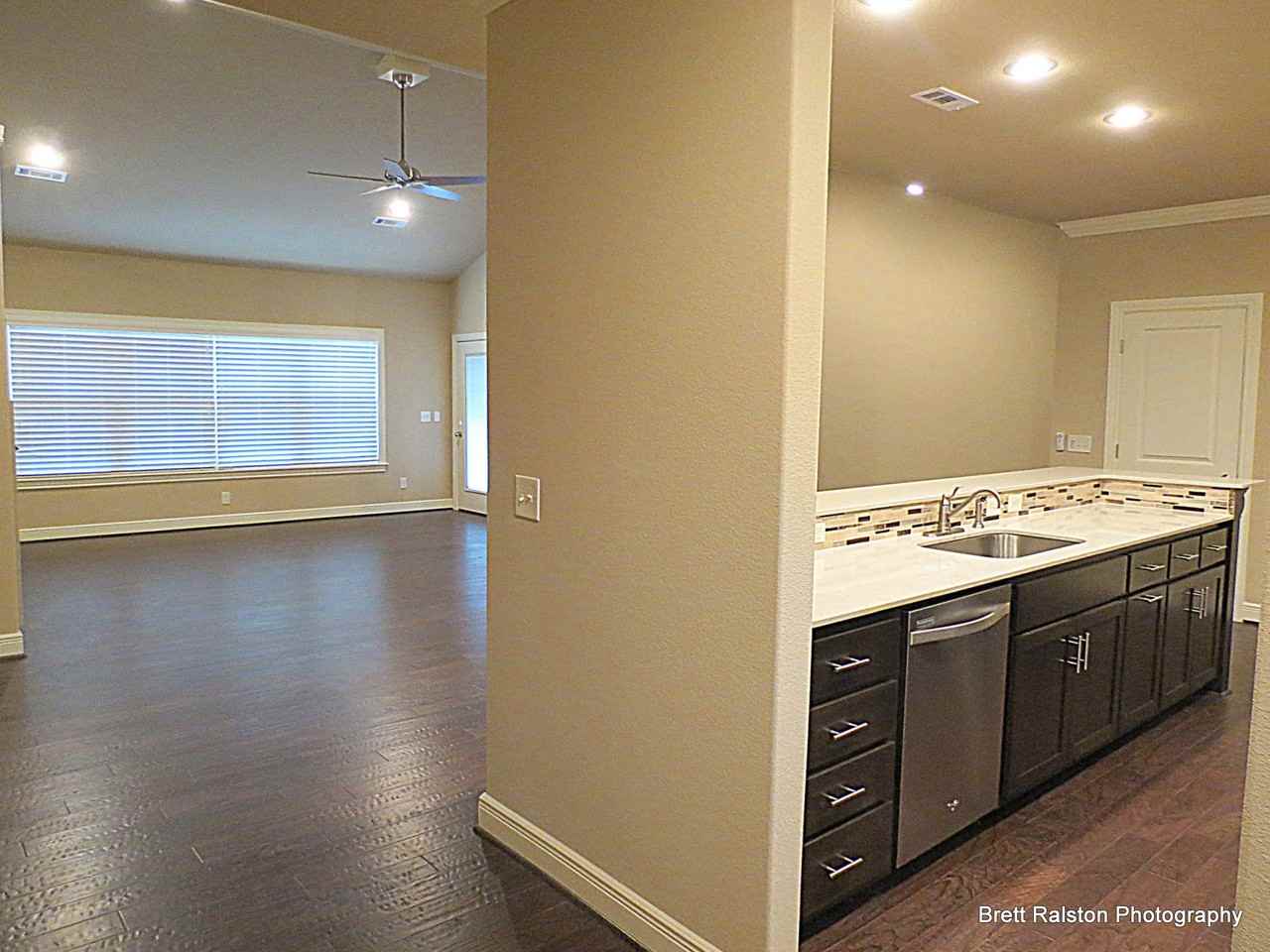 6615 W Valley View Rd - Photo 3 of 53