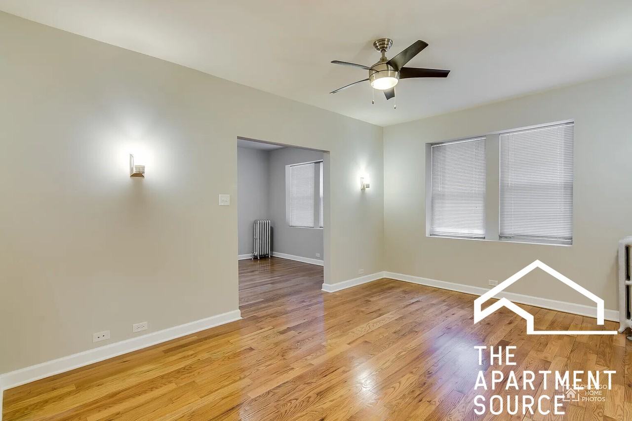 840 E 53rd St #2S - Photo 5 of 9