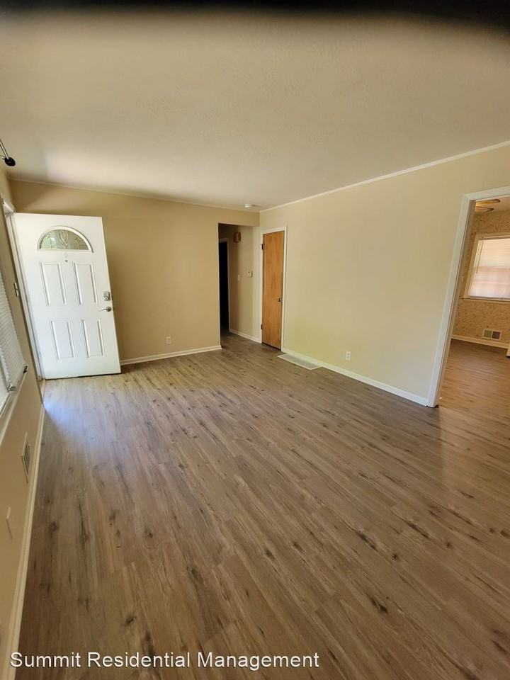 4812 Richmond Ave - Photo 3 of 11