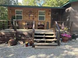 featured image of 51 Oriole Dr