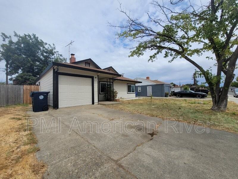 6039 35th Ave - Photo 2 of 20