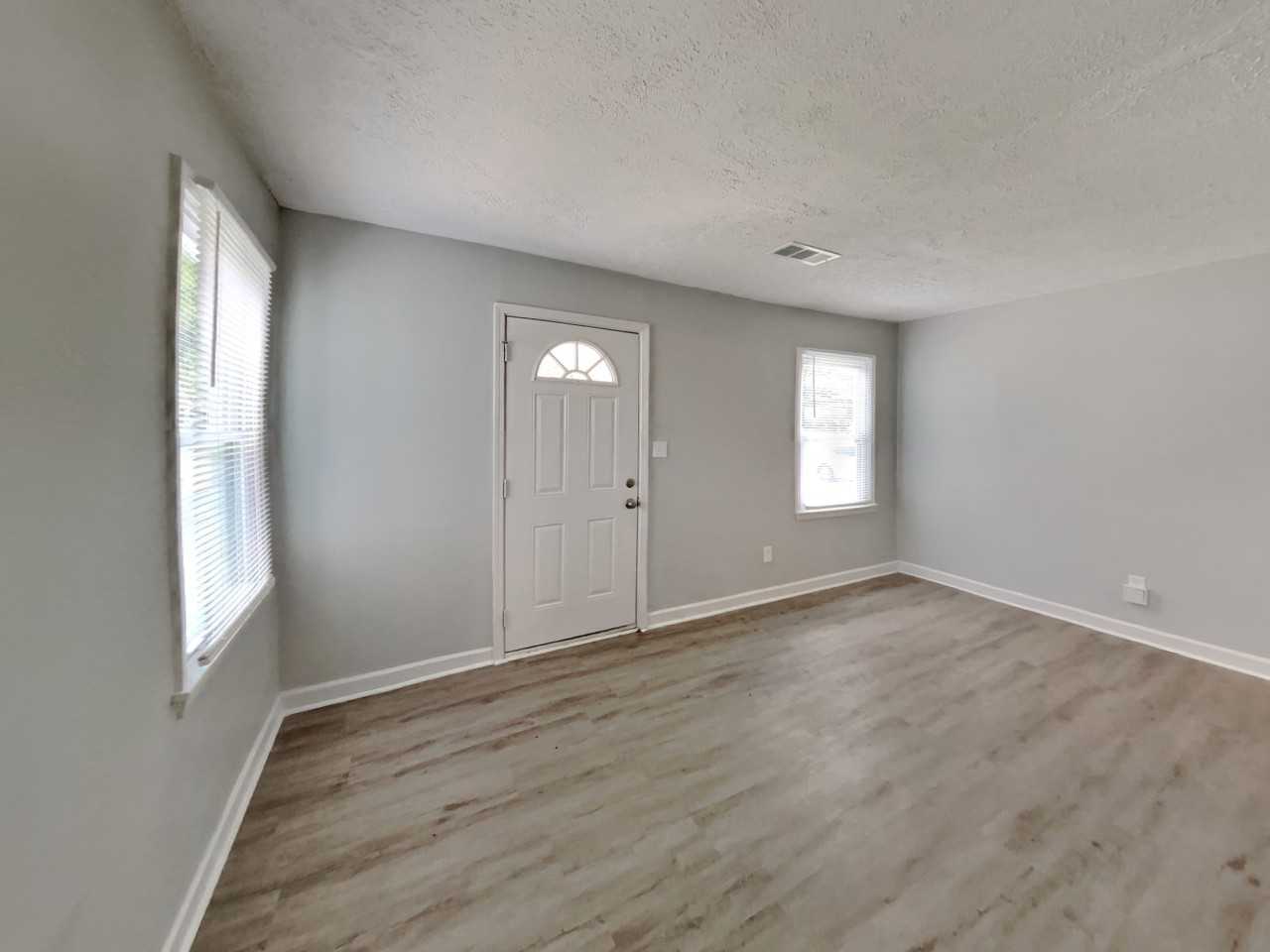 2123 Blayton Ln Se - Photo 3 of 18