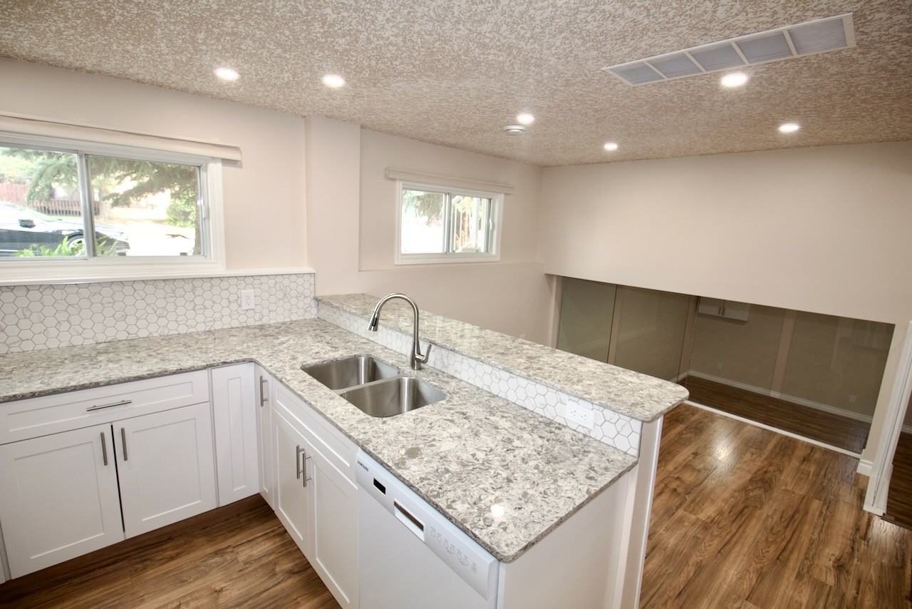 7111 152b Ave Nw Bsmt #Bsmt - Photo 2 of 26