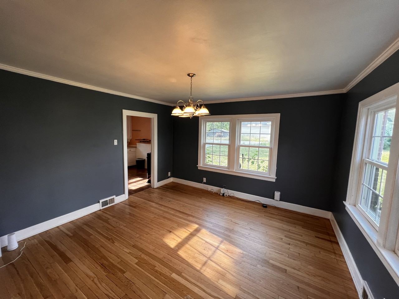 1903 Versailles Rd - Photo 2 of 19