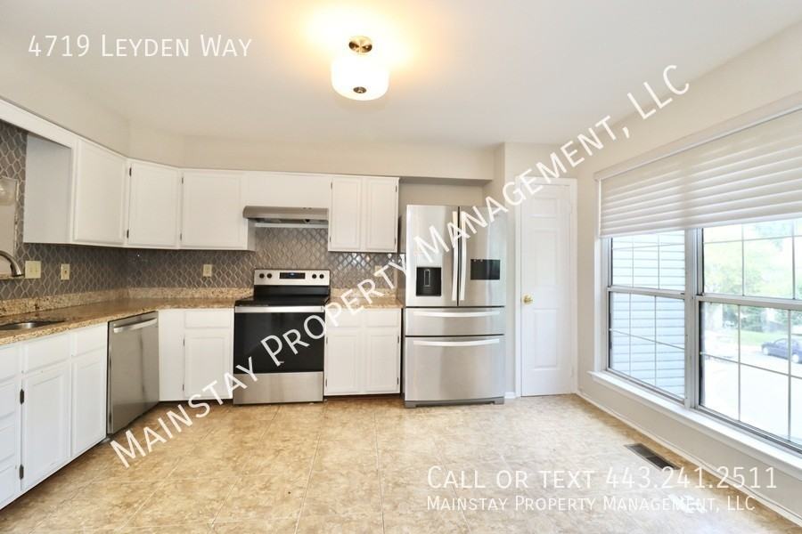 4719 Leyden Way - Photo 3 of 29