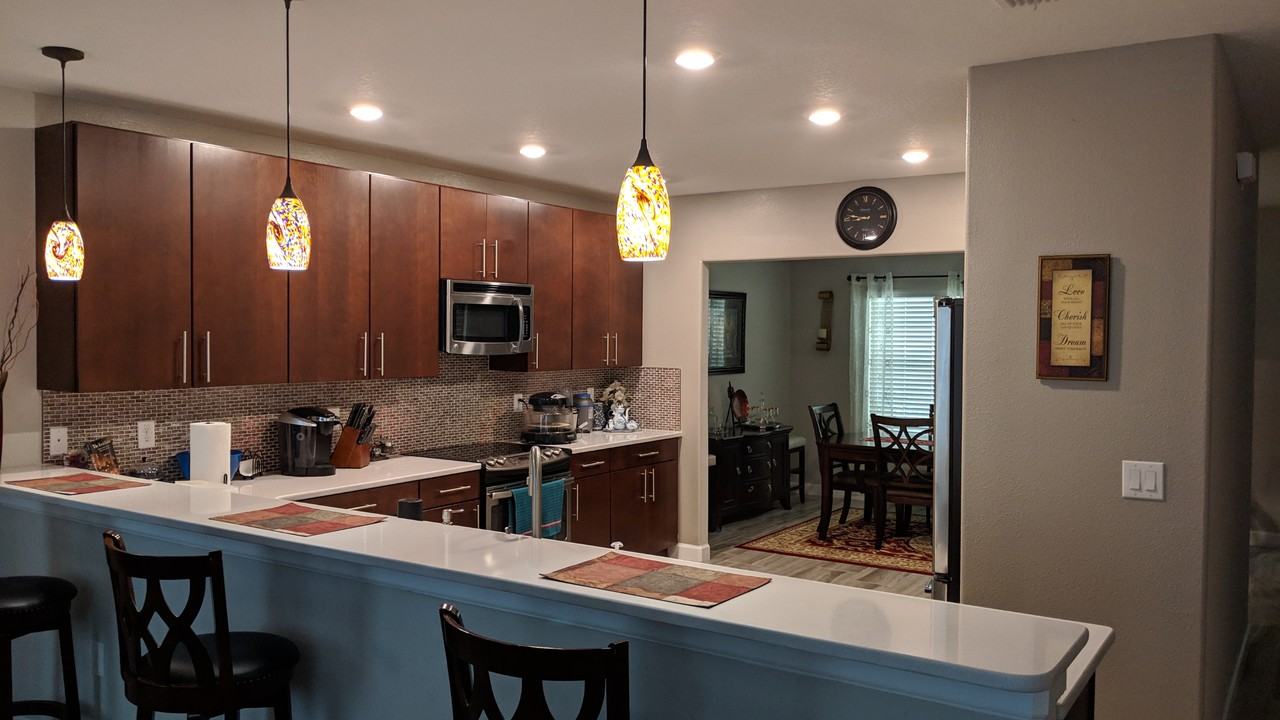 850 N Oregon Ave - Photo 2 of 9