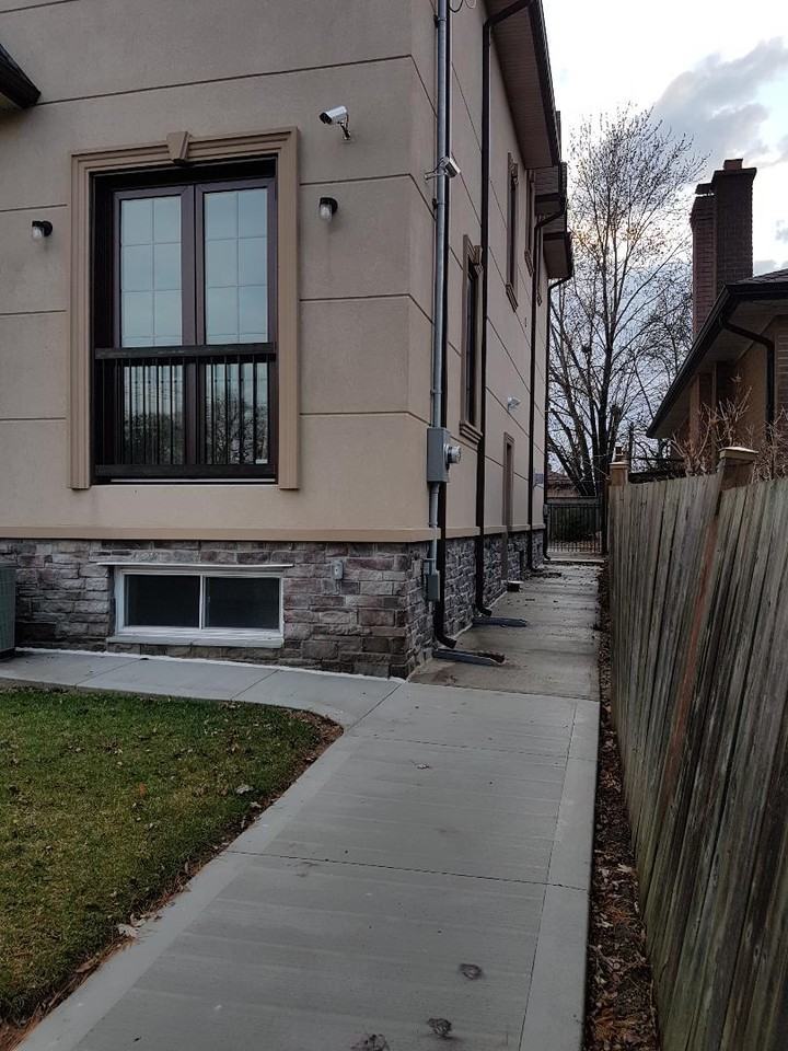 Eringate Dr & Beckwith Rd