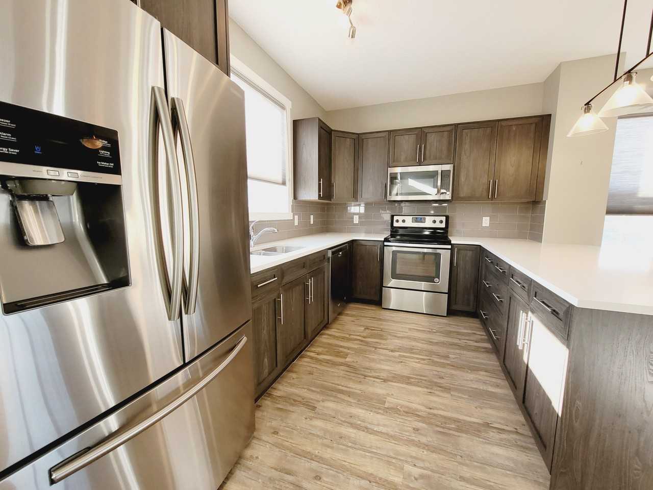 1938 24 St Nw - Photo 3 of 34