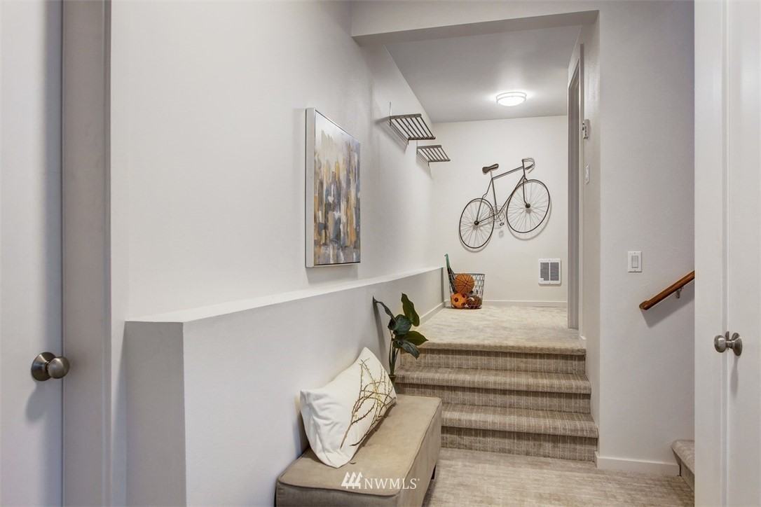 6017 Oberlin Ave Ne - Photo 3 of 6