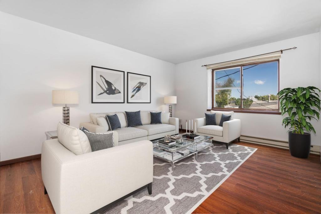 110 N Commercial St - Photo 3 of 16