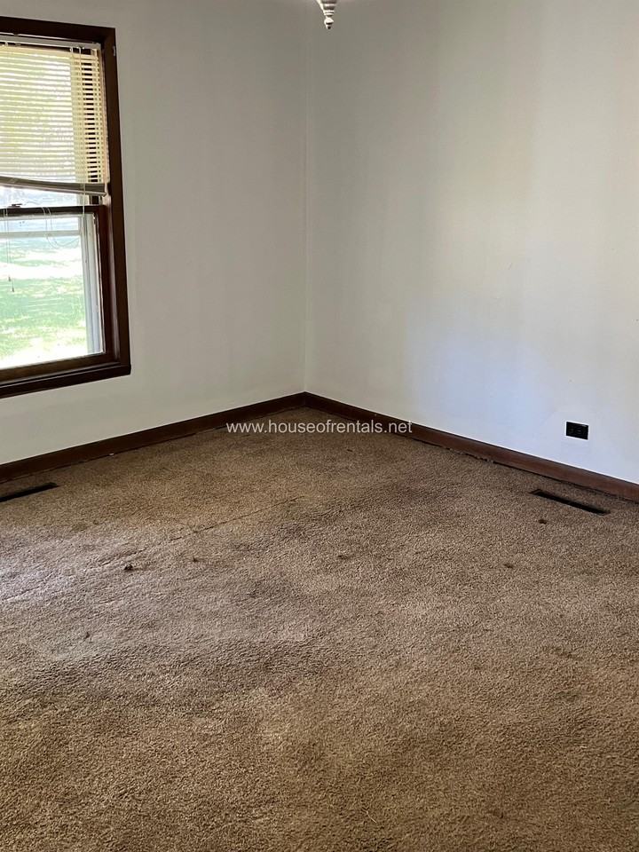 709 713 S. Maple #713SMAPLE - Photo 2 of 8