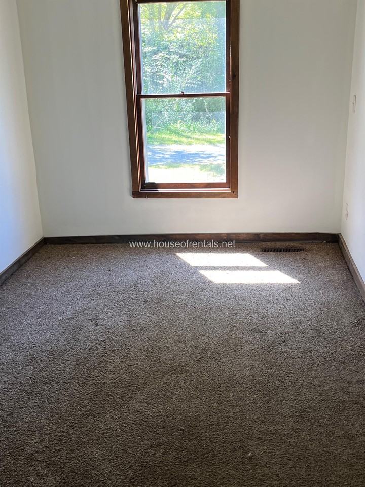 709 713 S. Maple #713SMAPLE - Photo 3 of 8