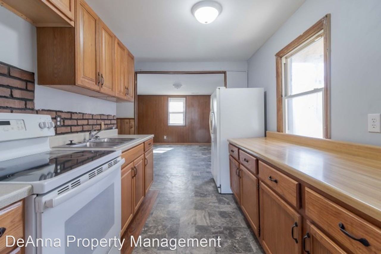 2347 Park Ct - Photo 3 of 14